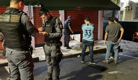 Homicídio: homem é morto a tiros dentro de bar no Centro de Manaus