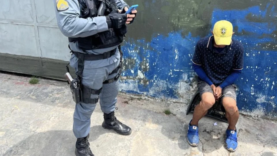 Homem é resgatado de ‘tribunal do crime’ na Zona Norte de Manaus