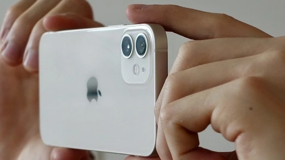 iPhone usado é celular mais buscado no Brasil em 2022; veja top 10