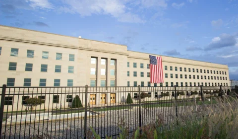 Nos EUA, Senado aprova projeto de lei de defesa nacional de US$ 858 bilhões