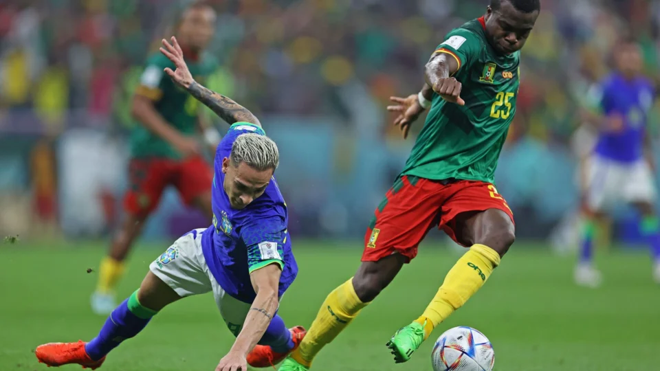 Com time reserva, Brasil perde por 1 a 0 para Camarões e segue para oitavas