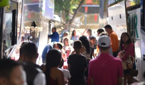 Mais de 31 mil pessoas devem deixar Manaus no Natal com destino ao interior