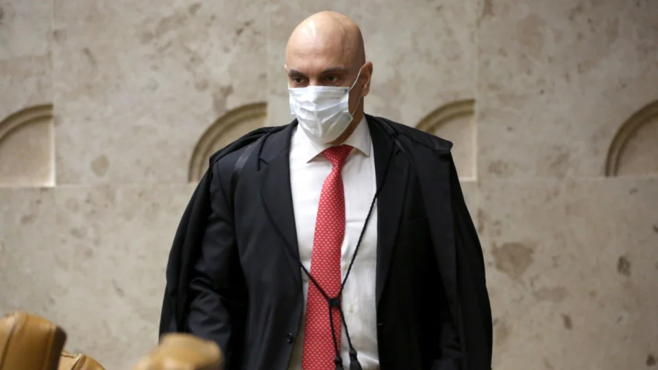 TSE mostra que redes sociais não são ‘terra sem lei’, diz Moraes