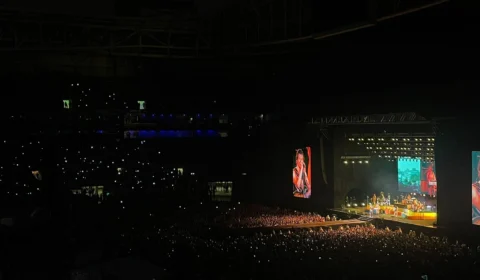 Harry Styles fala português e dança ‘Baile de Favela’ durante segundo show em SP