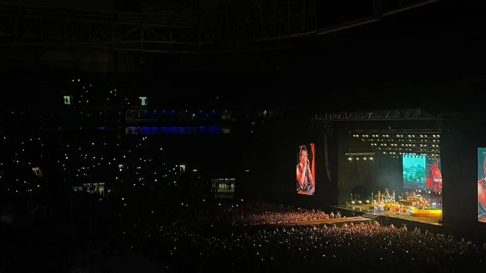 Harry Styles fala português e dança ‘Baile de Favela’ durante segundo show em SP