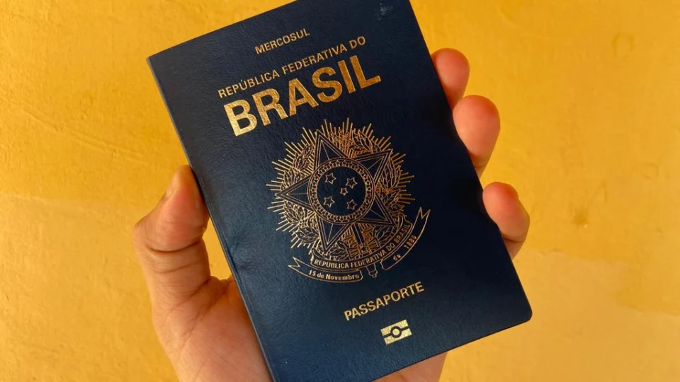 Confecção de passaportes é retomada no Brasil, afirma ministro da Justiça