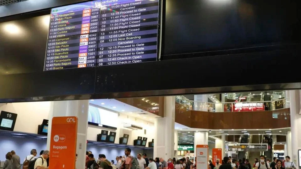 Greve dos aeronautas: mais de 30 voos são cancelados na manhã de quarta (21)