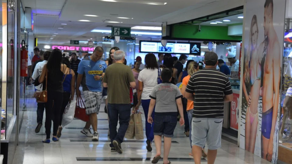 Vendas de Natal nos shoppings devem ter alta de 4%, projeta Abrasce