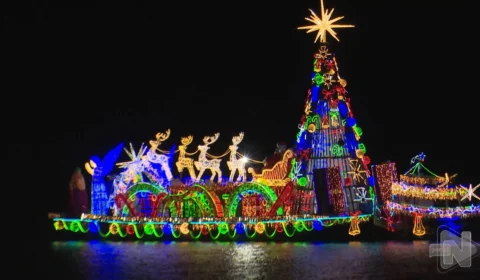 VÍDEO: balsa leva presépio flutuante para comunidades ribeirinhas do Amazonas