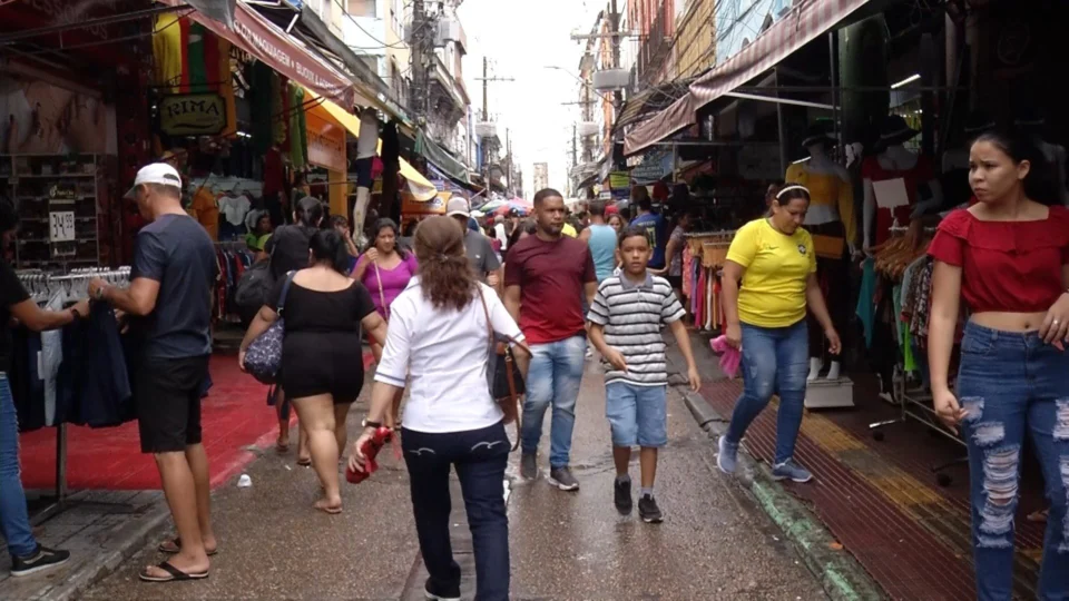 VÍDEO: eliminação da Seleção Brasileira do mundial afeta comércio em Manaus