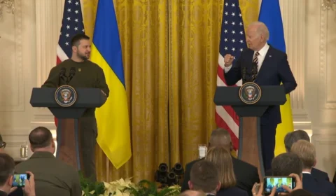 Junto de Zelensky, Biden anuncia pacote bilionário e envio de mísseis à Ucrânia