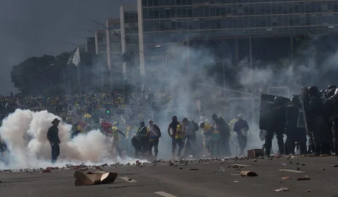 Lula decreta intervenção federal em Brasília até dia 31 de janeiro