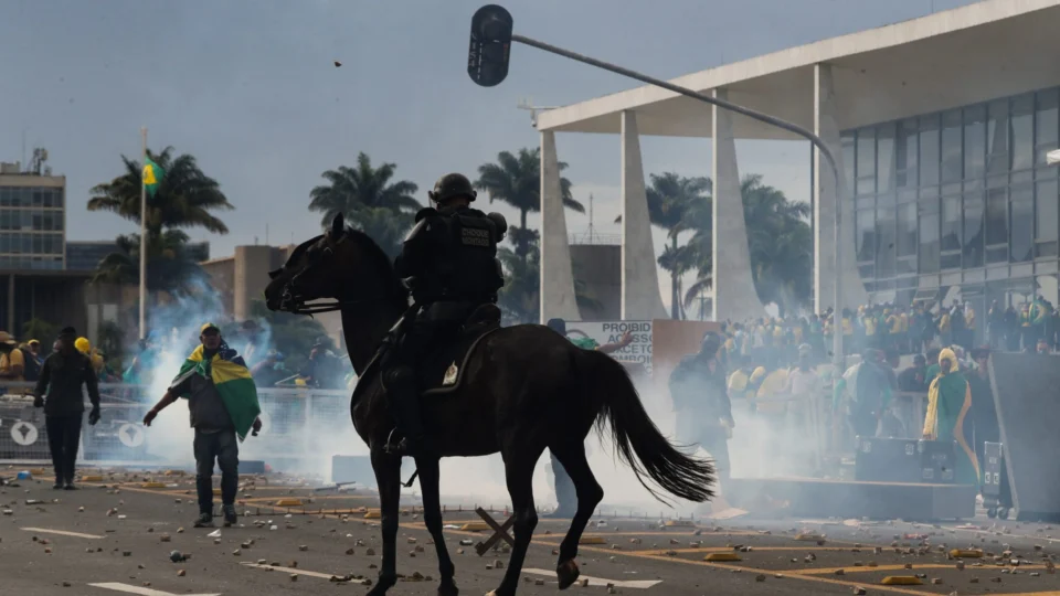 Ataques em Brasília: líderes latino-americanos defendem reunião urgente na OEA