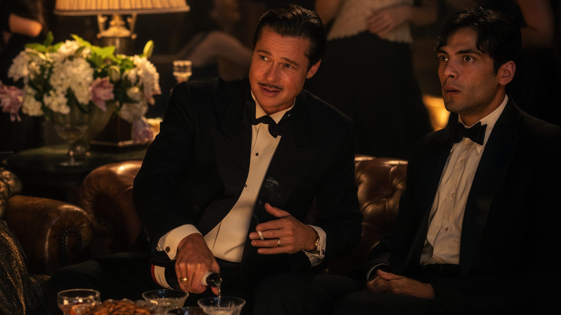 Babilônia: Brad Pitt e Diego Calva interpretam Jack Conrad e Manny Torres, respectivamente (Foto: Divulgação/Paramount Pictures) 