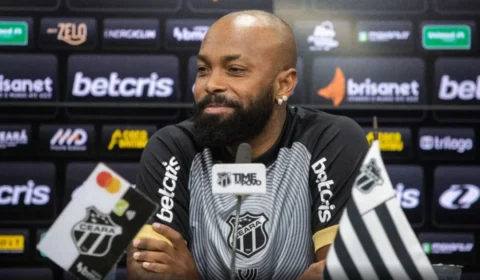 Ceará apresenta atacante Chay como reforço para 2023