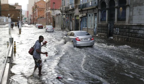 Alerta de desastres: Anatel inicia testes para envio de mensagens