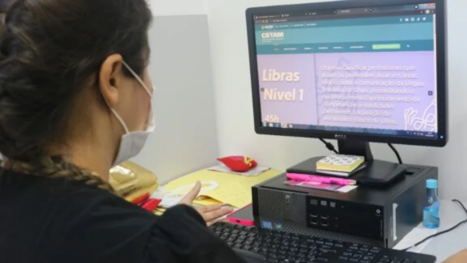 Cetam abre inscrições com 15 mil vagas para cursos qualificação EAD no AM