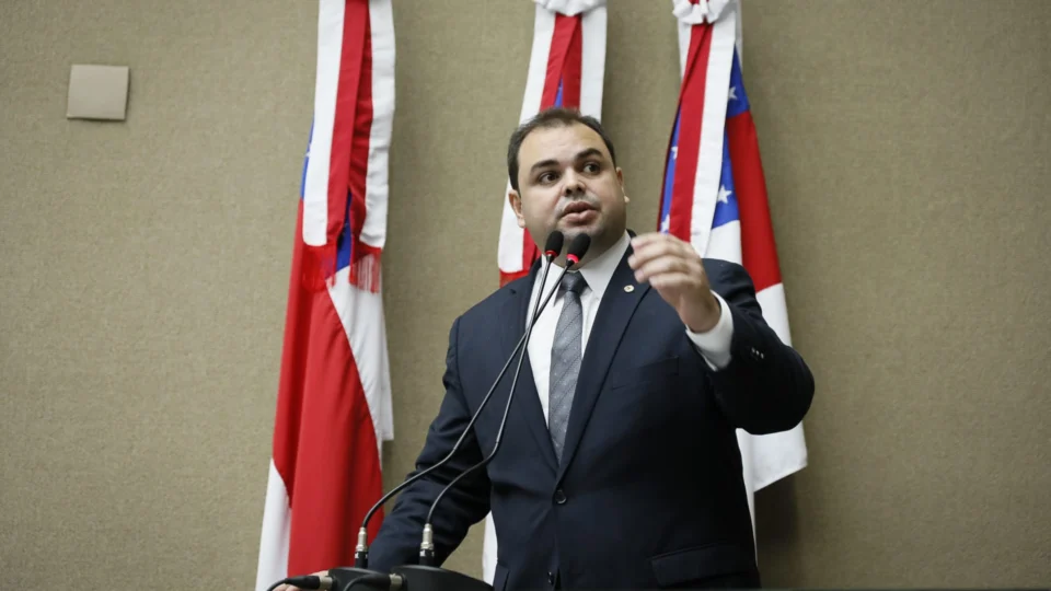 Roberto Cidade é reeleito por unanimidade presidente da Aleam