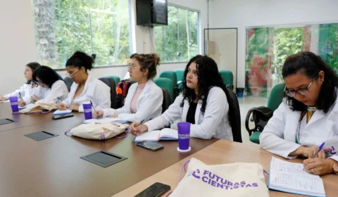 Mulheres na ciência: alunas amazonenses participam de projeto nacional