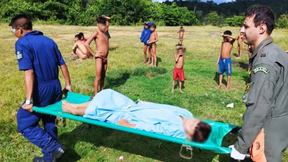 Yanomami: Força Aérea Brasileira inicia montagem de hospital de campanha