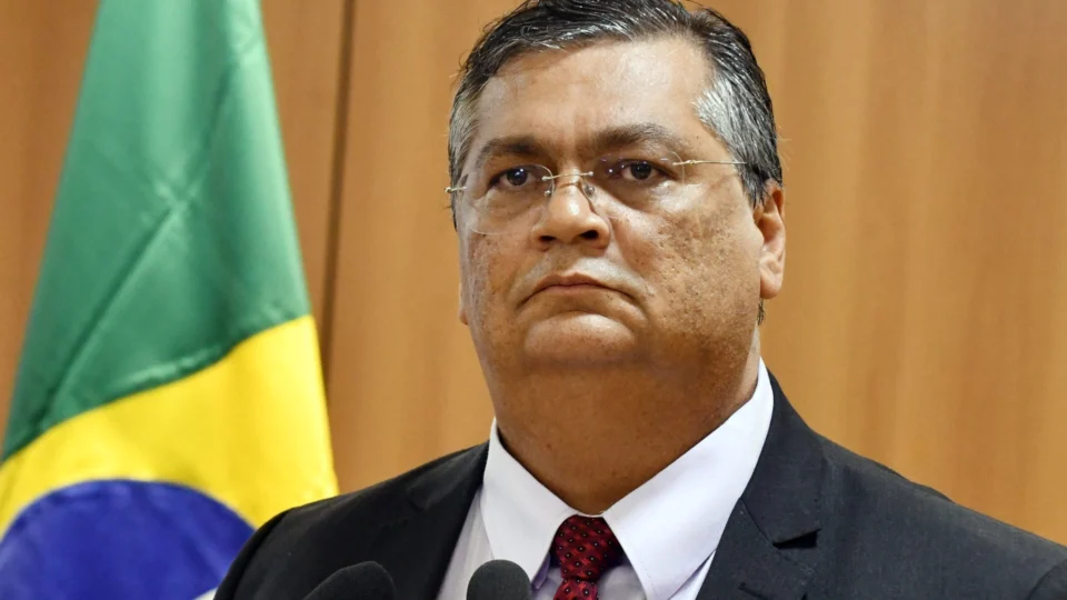 Dino tem 15 pedidos para depor na Comissão de Segurança na Câmara