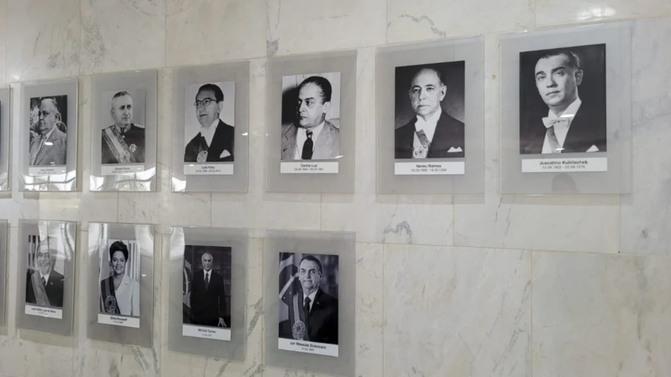 Galeria dos presidentes no Planalto ainda aguarda foto de Lula