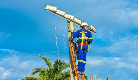 Iluminação: Comunidade São Sebastião recebe 51 pontos de LED em Manaus