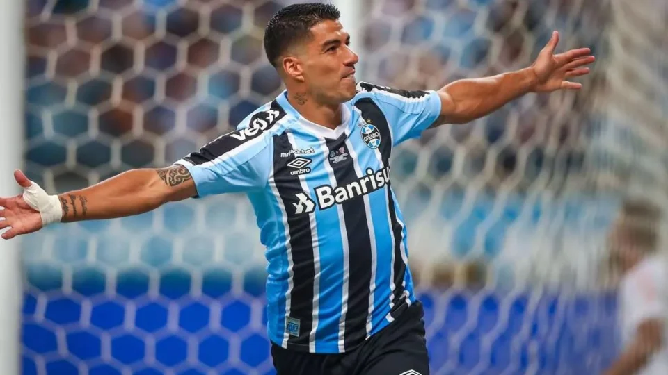 Luis Suárez marca e Grêmio vence Caxias de virada por 2 a 1 pelo Gaúcho
