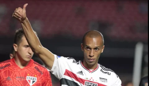 Zagueiro Miranda anuncia aposentadoria do futebol aos 38 anos