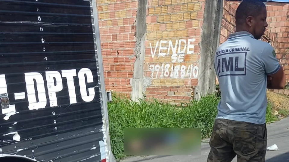 Jovem de 24 anos morre e dois ficam feridos a tiros na Zona Norte de Manaus