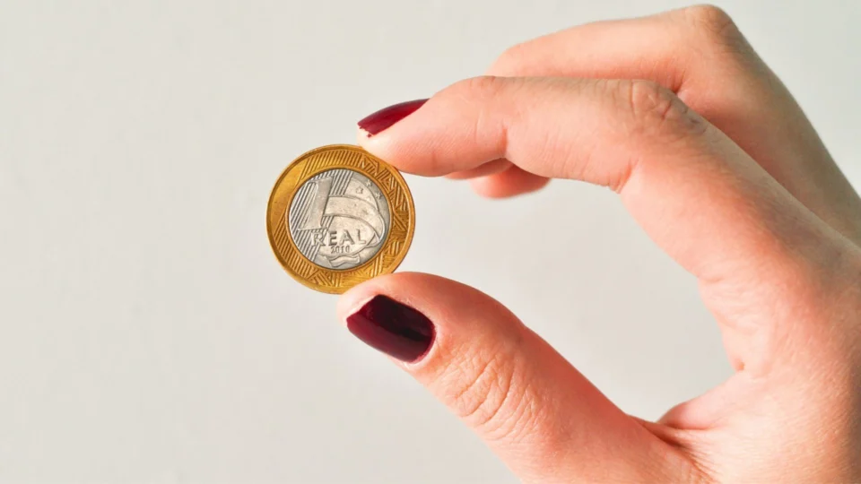 Mulher e jovem são maioria dos endividados no Brasil em 2022