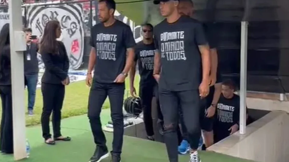 Velório de Roberto Dinamite recebe jogadores do Vasco nesta segunda