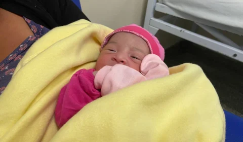 Primeira bebê amazonense de 2023 nasceu à 00h43 na Zona Norte de Manaus