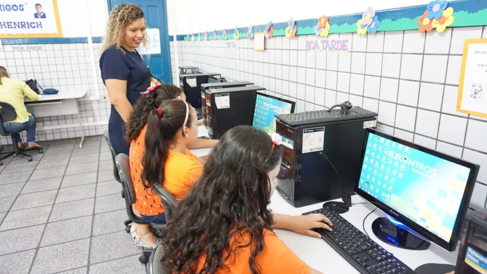 Lei da Política Nacional de Educação Digital é sancionada no Brasil