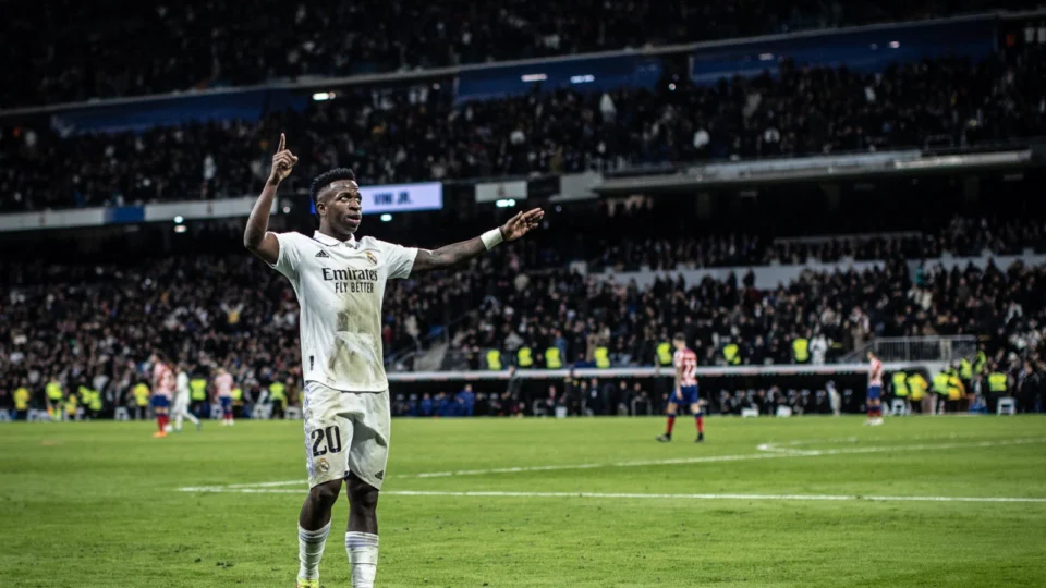 Torcedores do Valladolid pagarão multa por atos racistas a Vinicius Júnior