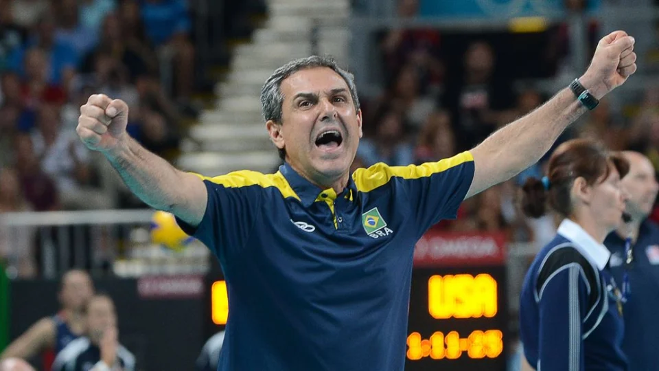 José Roberto Guimarães despista sobre futuro na seleção brasileira de vôlei
