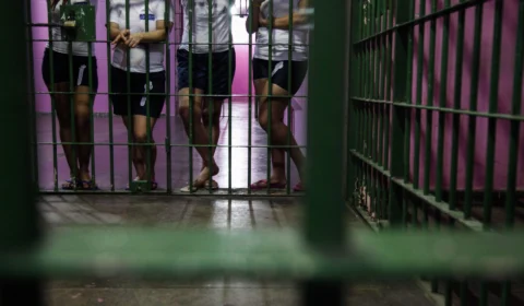 Auxílio-reclusão: o que é, quem tem direito a recebê-lo? Confira as regras