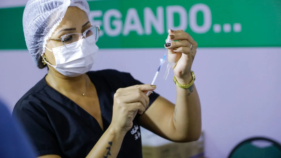 Covid-19: vacina será ofertada em 75 pontos em Manaus nesta semana