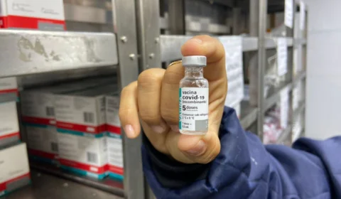 Covid-19: Amazonas recebe 20 mil doses de Astrazeneca nesta quinta-feira, 26