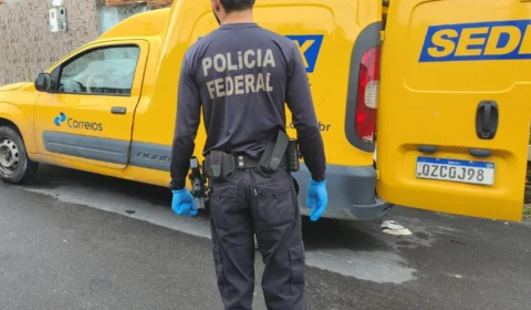 Trio rende motorista e rouba encomendas dos Correios em Manaus