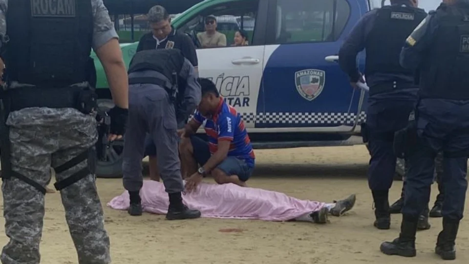 Sobe para três o número de mortos do ataque em campo de futebol em Manaus