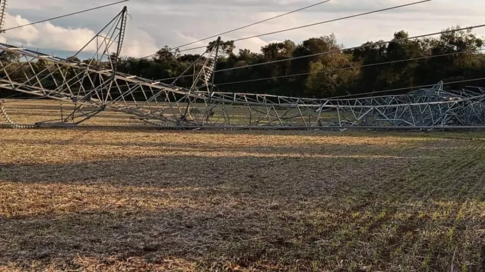 Vandalismo em torres de transmissão é tema de reunião em Brasília