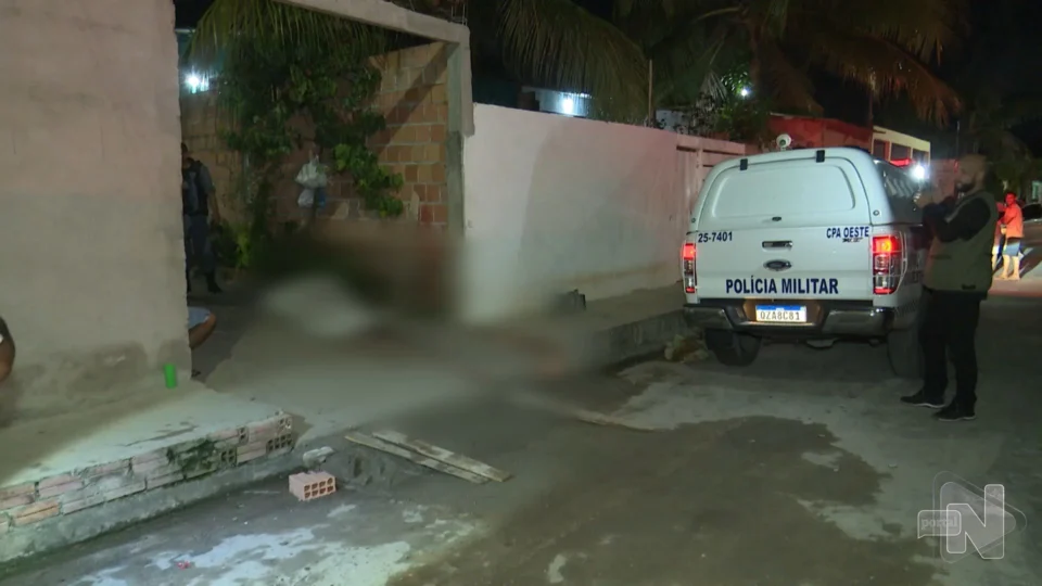 VÍDEO: homem é baleado enquanto jogava bola em rua da Zona Oeste de Manaus