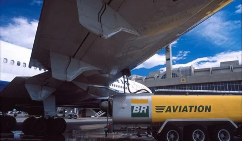 Petrobras reduz em 11,6% preço de venda do querosene de aviação
