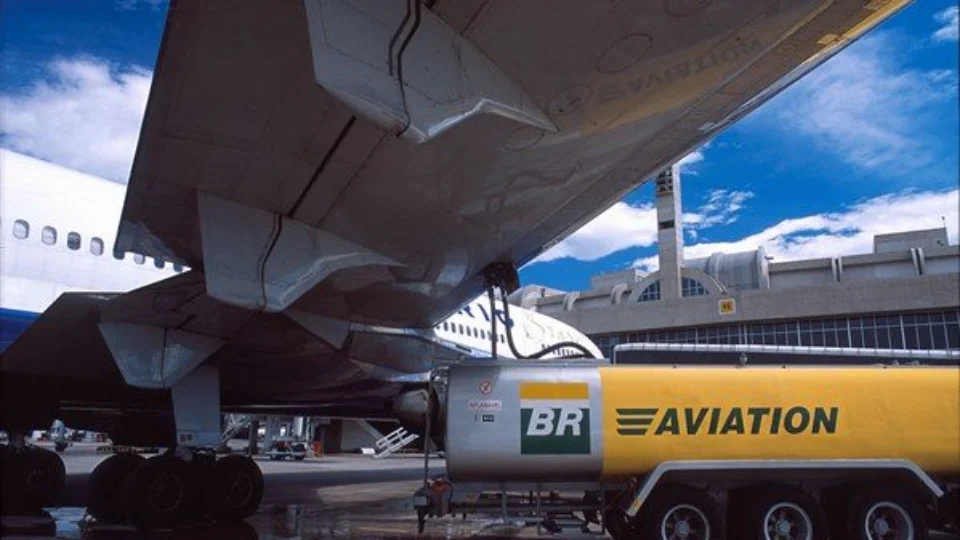 Petrobras reduz em 11,6% preço de venda do querosene de aviação