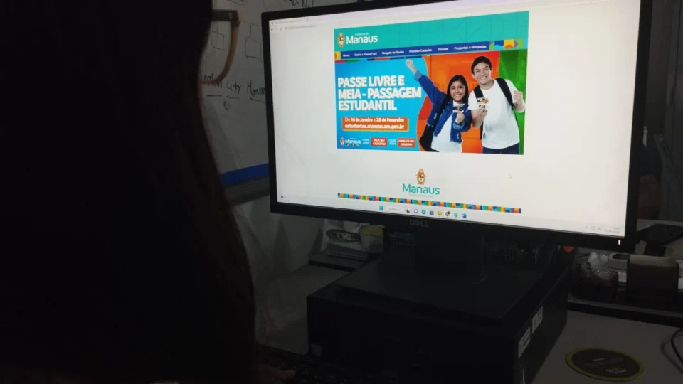 Manaus encerra cadastro e recadastro da meia-passagem estudantil nesta terça
