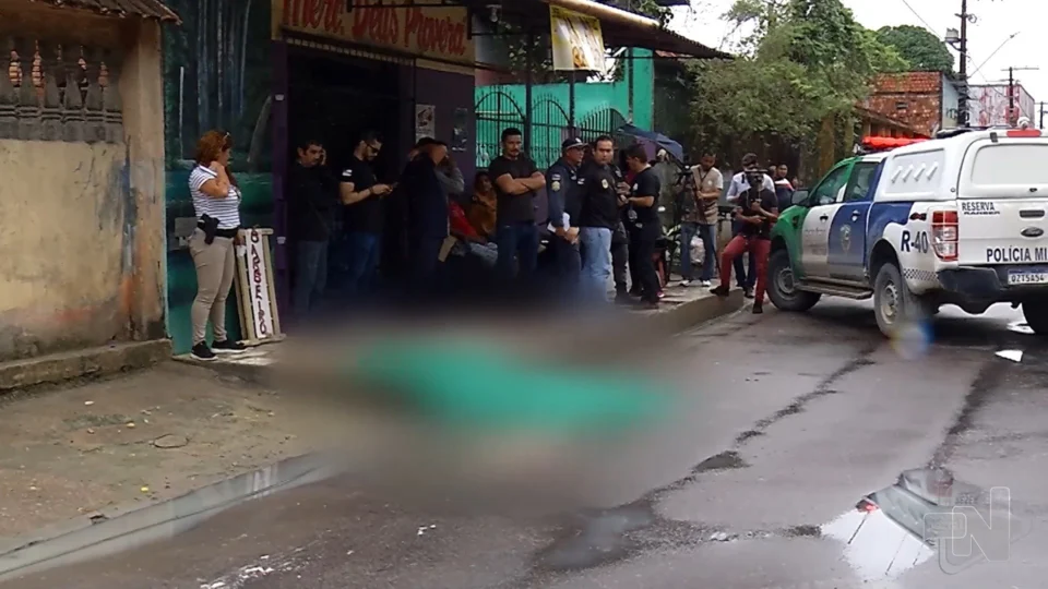 VÍDEO: caminhão esmaga cabeça de homem em acidente na Zona Norte de Manaus