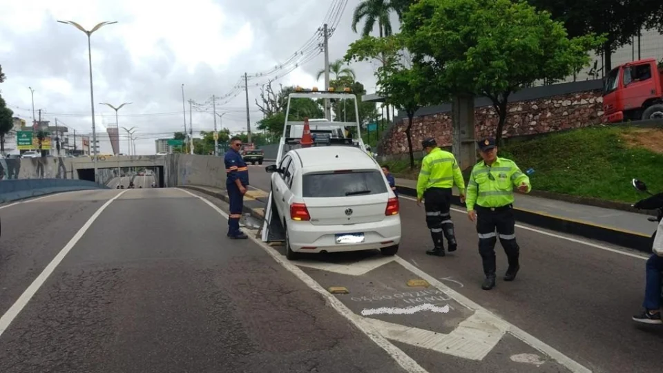 IMMU fiscaliza estacionamento proibido na Zona Centro-Sul de Manaus