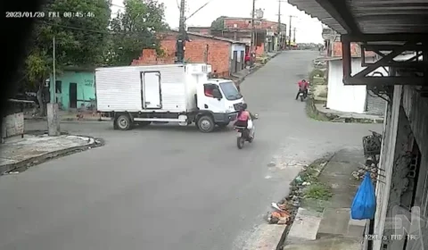 VÍDEO: casal morre após caminhão colidir em motocicleta na Zona Leste de Manaus