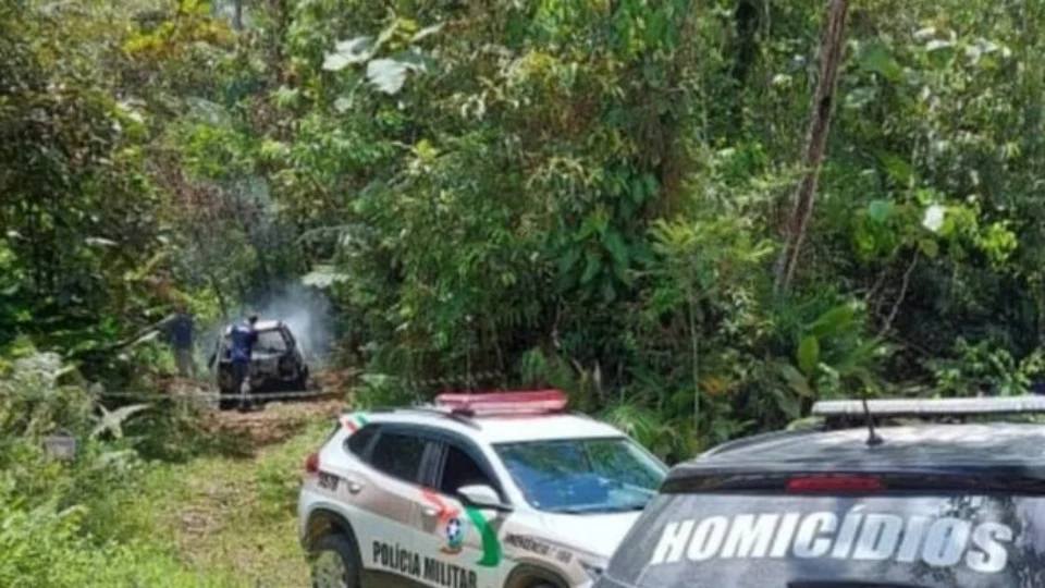 Chacina com 6 homens carbonizados é apurada pela polícia em Joinville